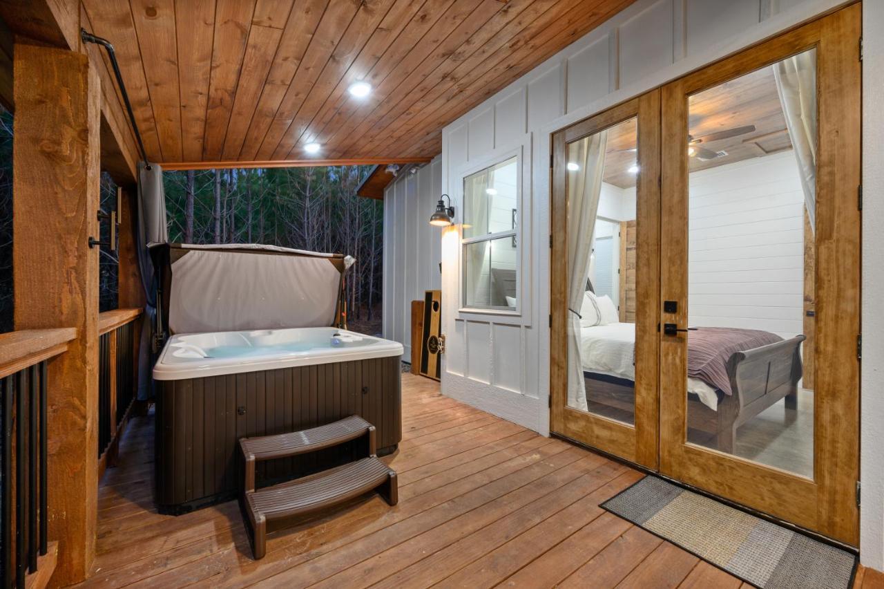 Bella Luna Cabin - Cozy Farmhouse Cabin, Private Deck, Swing Set, Fire Pit, Hot Tub Villa Broken Bow Exterior foto