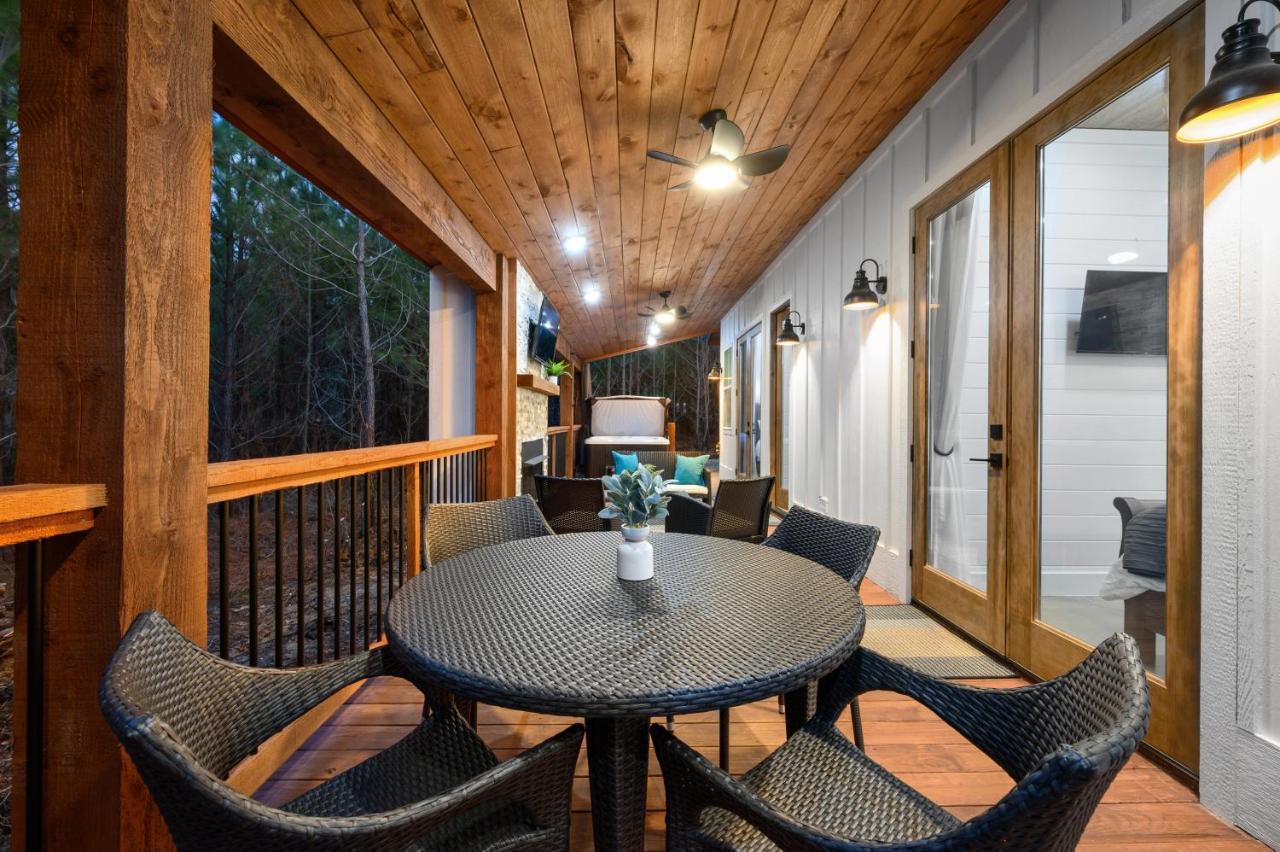 Bella Luna Cabin - Cozy Farmhouse Cabin, Private Deck, Swing Set, Fire Pit, Hot Tub Villa Broken Bow Exterior foto